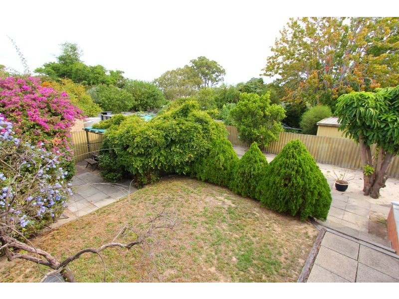 5 Clinton Avenue, St James WA 6102