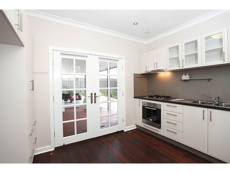 33 Beaconsfield Street, St James WA 6102