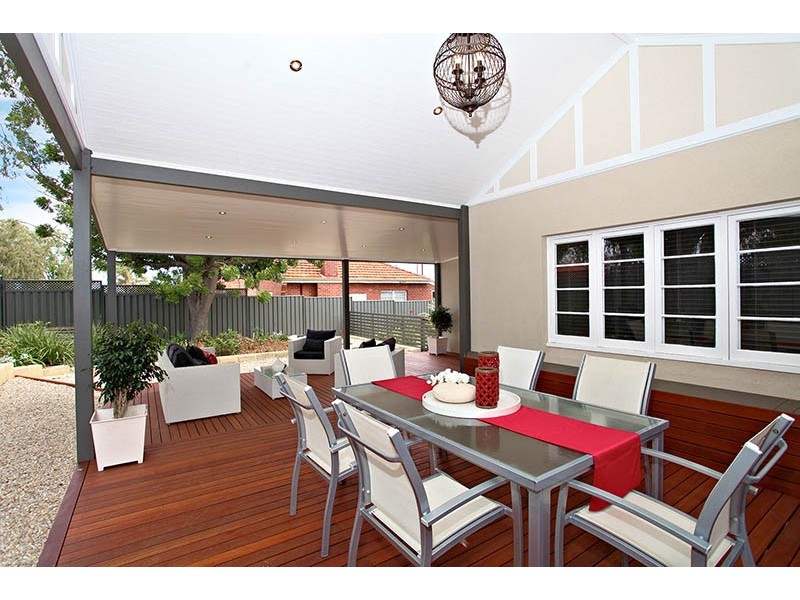 33 Beaconsfield Street, St James WA 6102