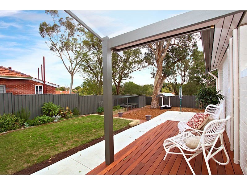 33 Beaconsfield Street, St James WA 6102