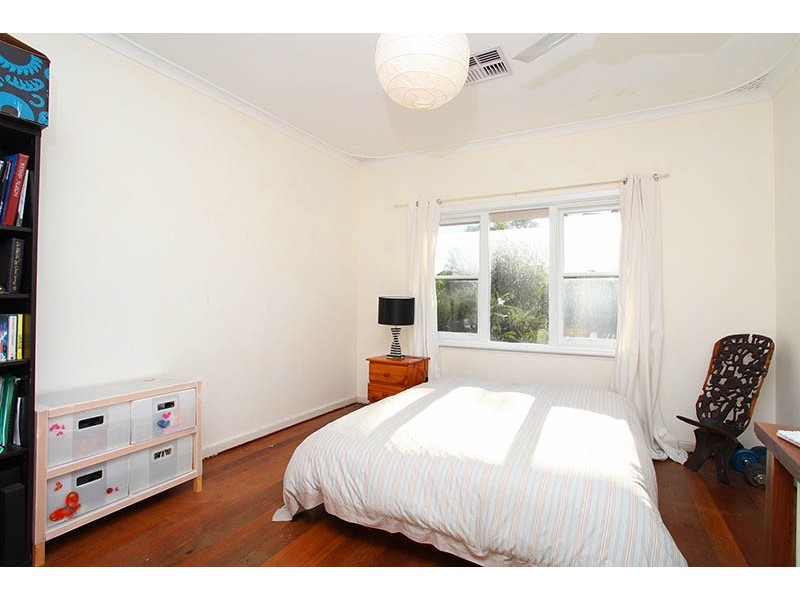 17 Alvah Street, St James WA 6102