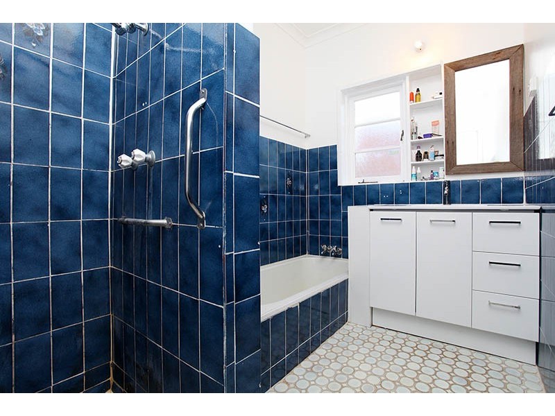 17 Alvah Street, St James WA 6102