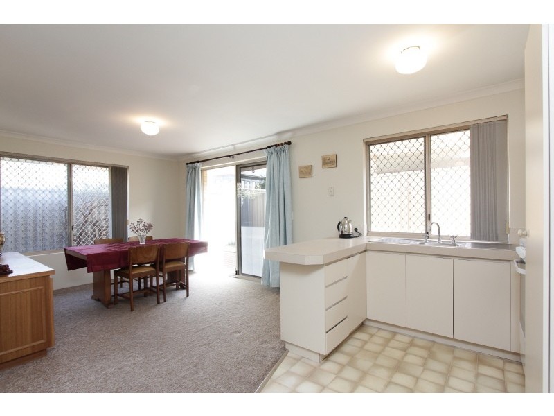 4/11 Ellam Street, St James WA 6102