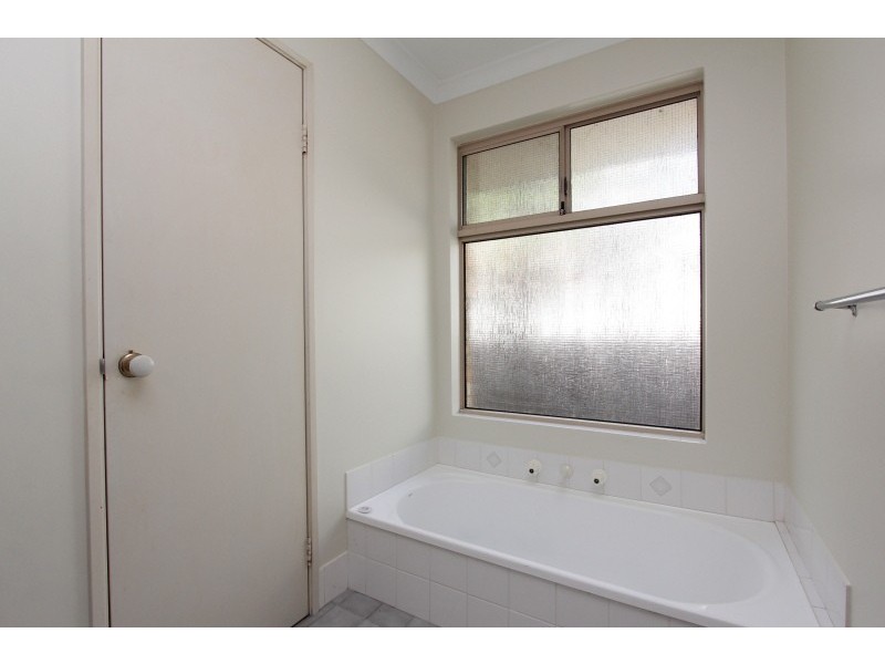 4/11 Ellam Street, St James WA 6102