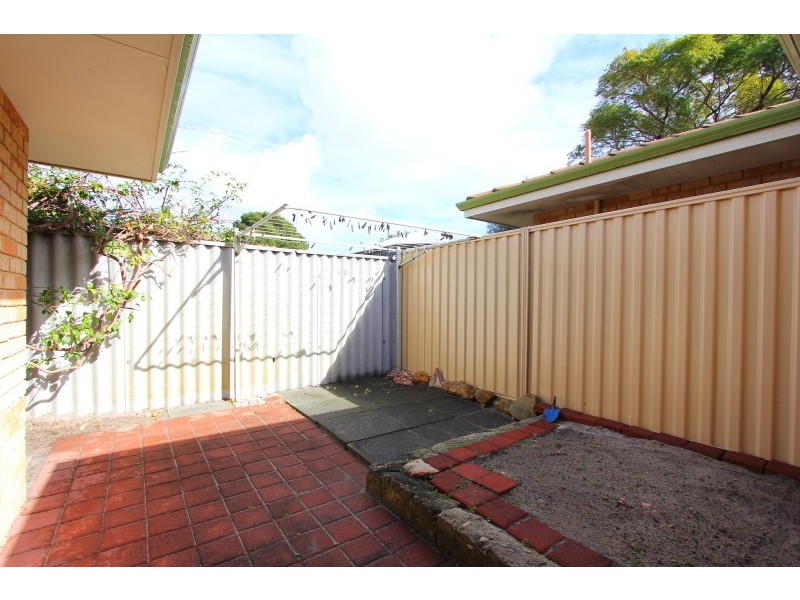 4/11 Ellam Street, St James WA 6102