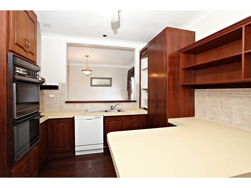 36 Upton Street, St James WA 6102