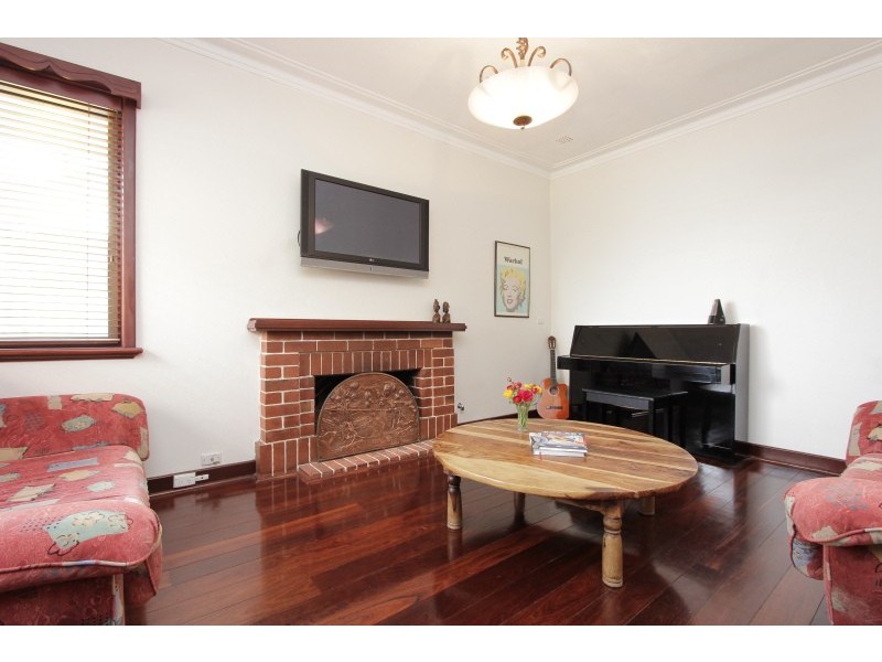 90 Todd Avenue, Como WA 6152