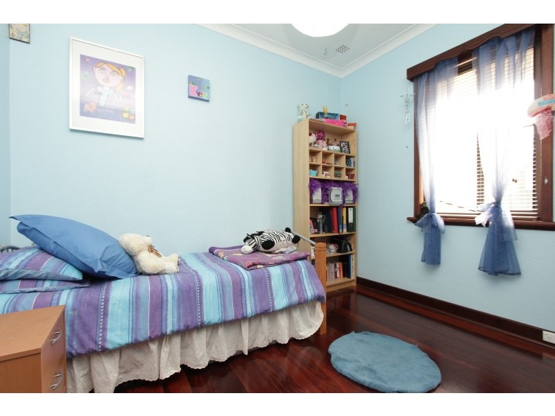 90 Todd Avenue, Como WA 6152