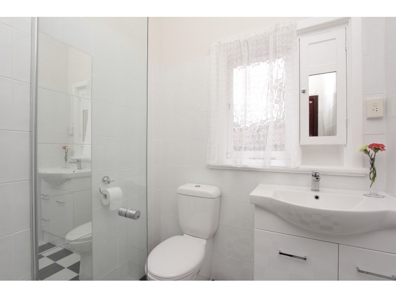 90 Todd Avenue, Como WA 6152