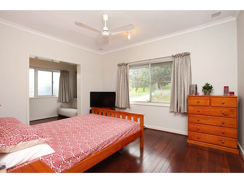 80 Hill View Terrace, St James WA 6102