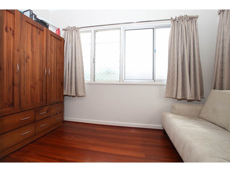80 Hill View Terrace, St James WA 6102