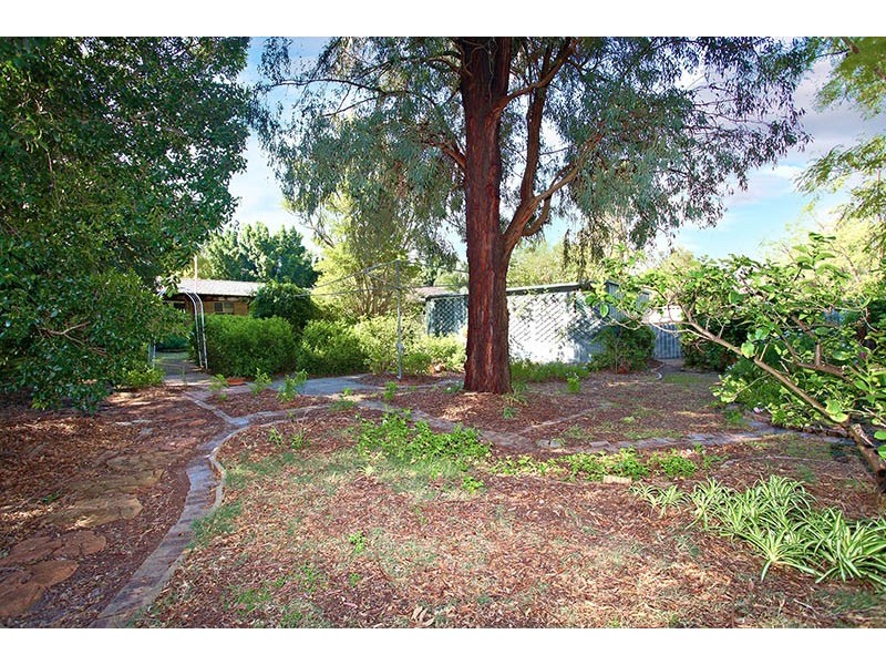 21 Harewood Street, Forrestfield WA 6058