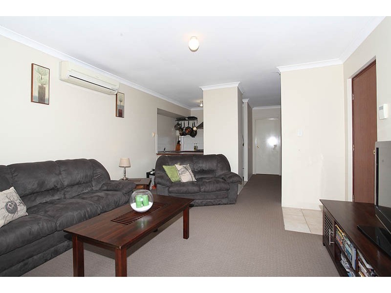 2/15 Pitt Street, St James WA 6102