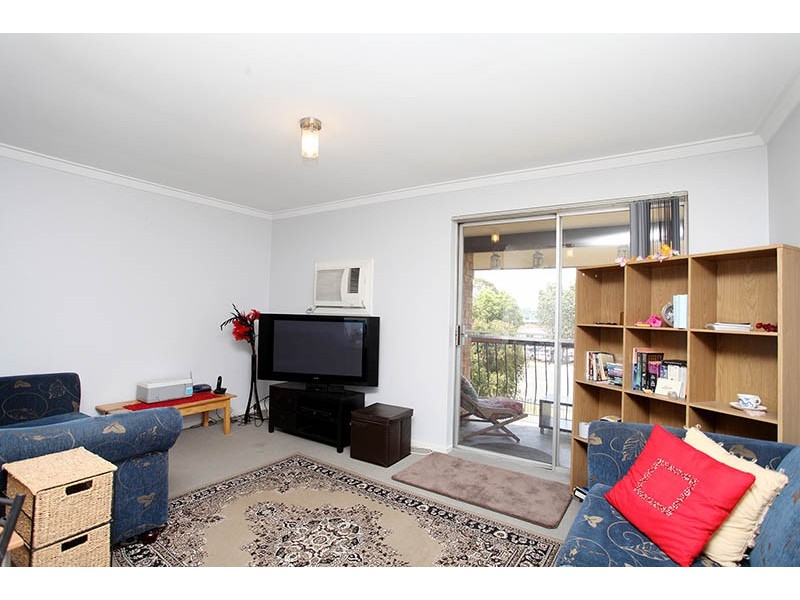 12/1051 Albany Highway, St James WA 6102