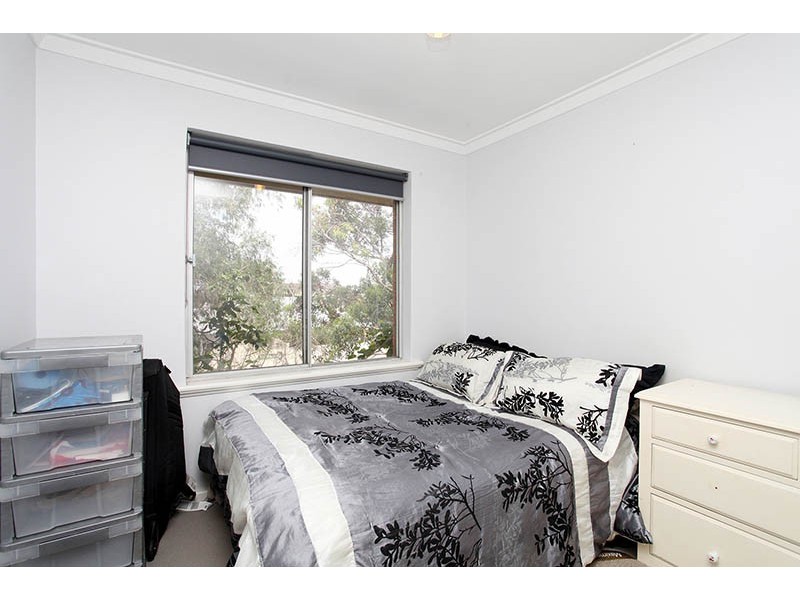 12/1051 Albany Highway, St James WA 6102