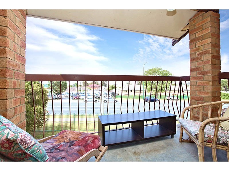 12/1051 Albany Highway, St James WA 6102