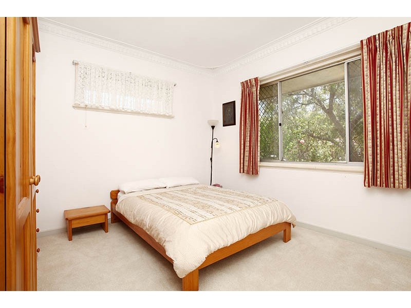 5 Bone Street, St James WA 6102