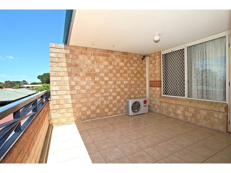 10/11 Norman Street, St James WA 6102