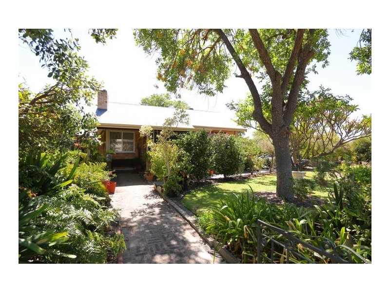 8 Hitchcock Street, St James WA 6102