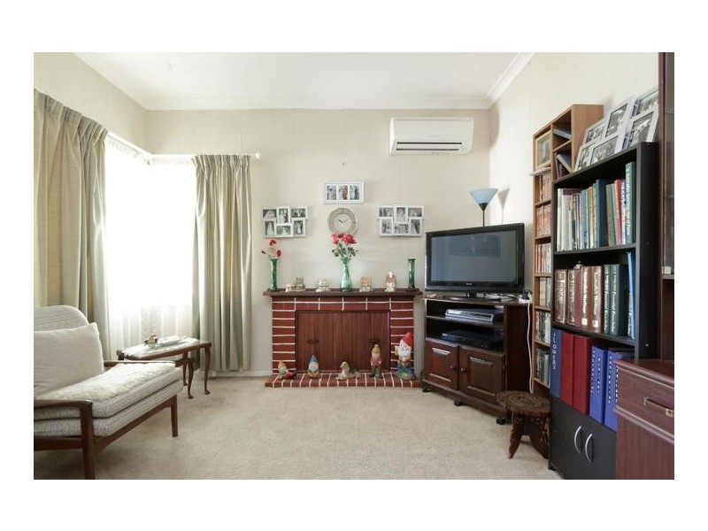 8 Hitchcock Street, St James WA 6102