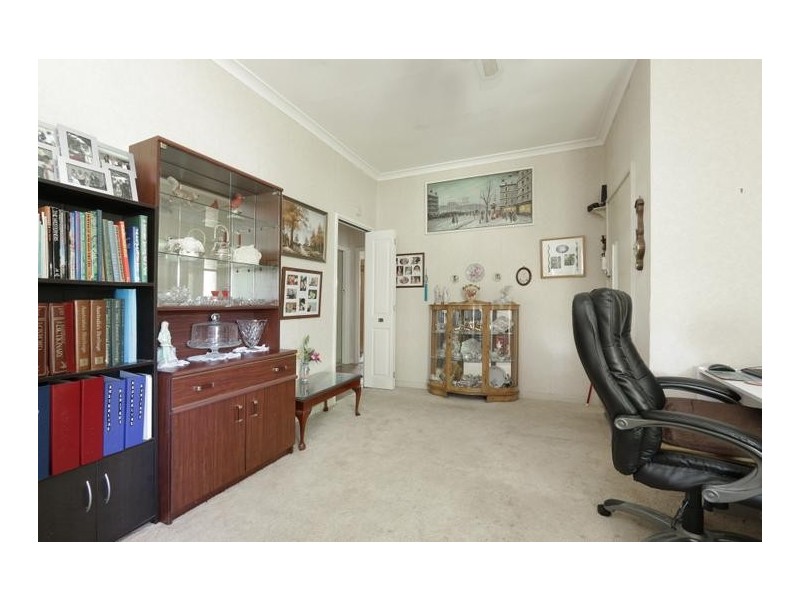 8 Hitchcock Street, St James WA 6102