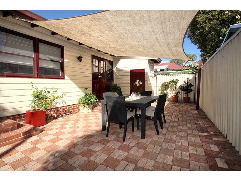 27 Gloucester Street, Victoria Park WA 6100