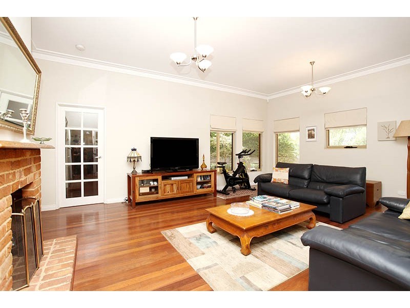 2 Pinedale Street, East Victoria Park WA 6101