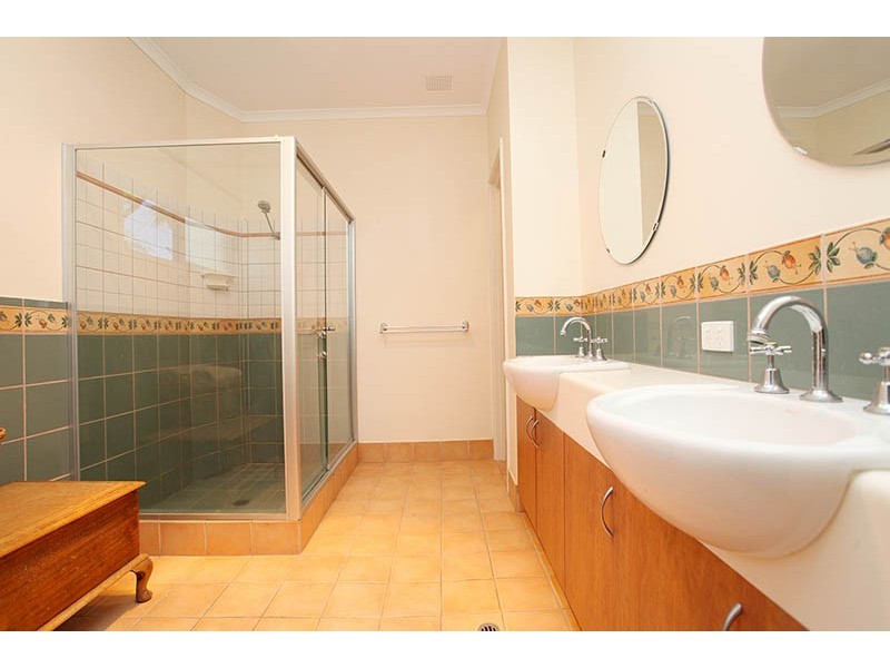 2 Pinedale Street, East Victoria Park WA 6101