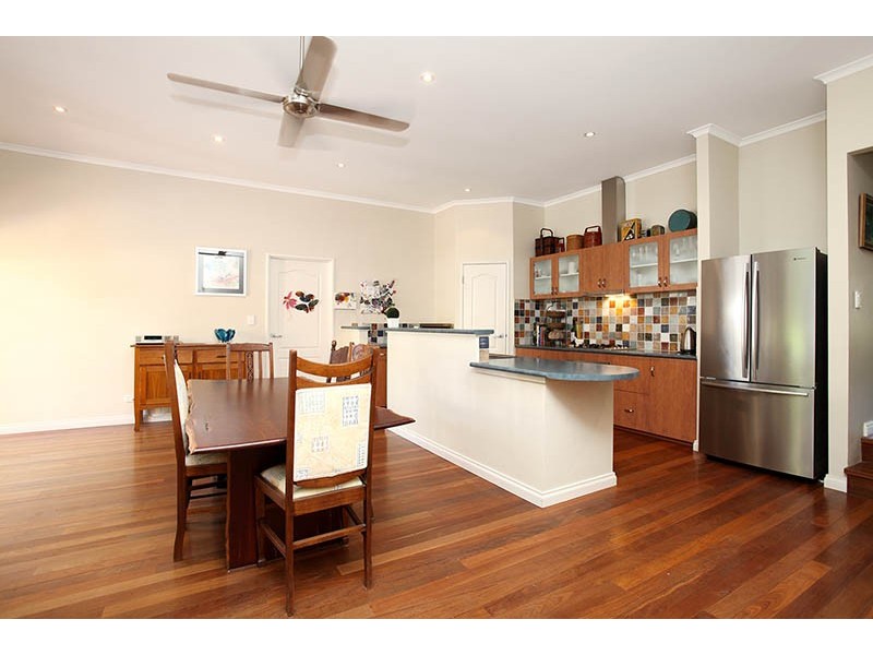 2 Pinedale Street, East Victoria Park WA 6101