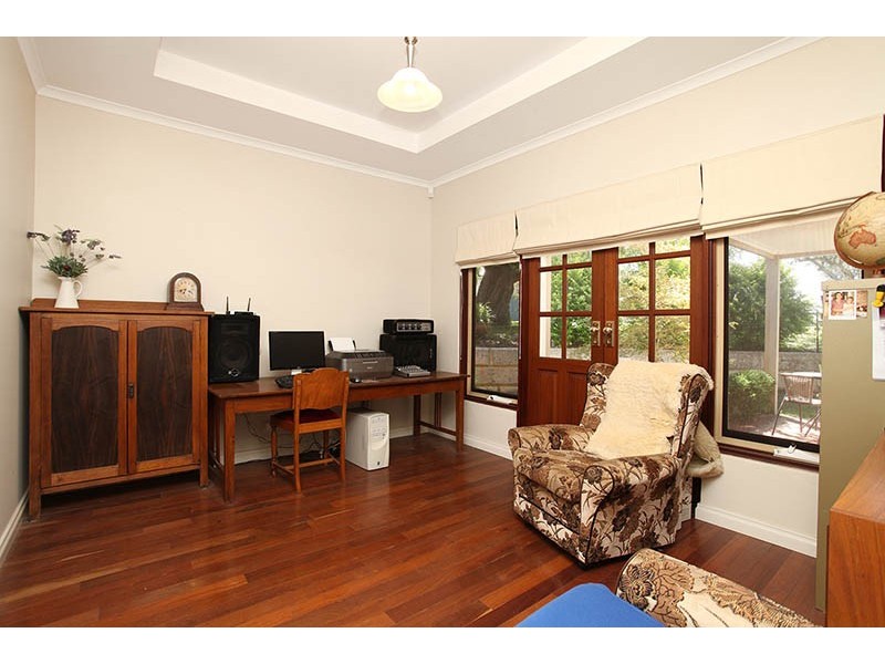 2 Pinedale Street, East Victoria Park WA 6101