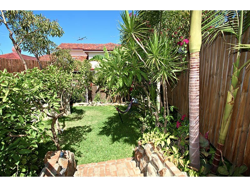 2 Pinedale Street, East Victoria Park WA 6101