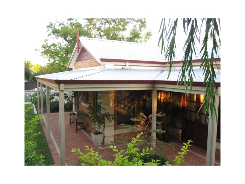 2 Pinedale Street, East Victoria Park WA 6101