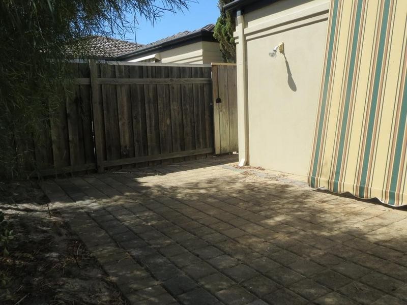 3/7 Holder Street, St James WA 6102