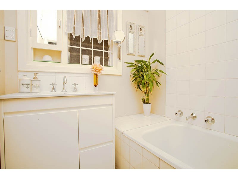 11 Bone Street, St James WA 6102
