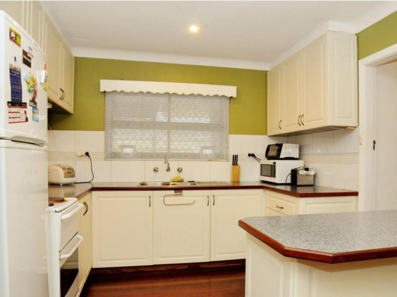 29 Wyndham Street, St James WA 6102
