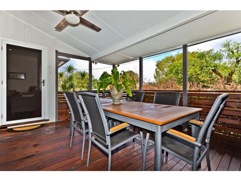 11 Sleight Street, St James WA 6102