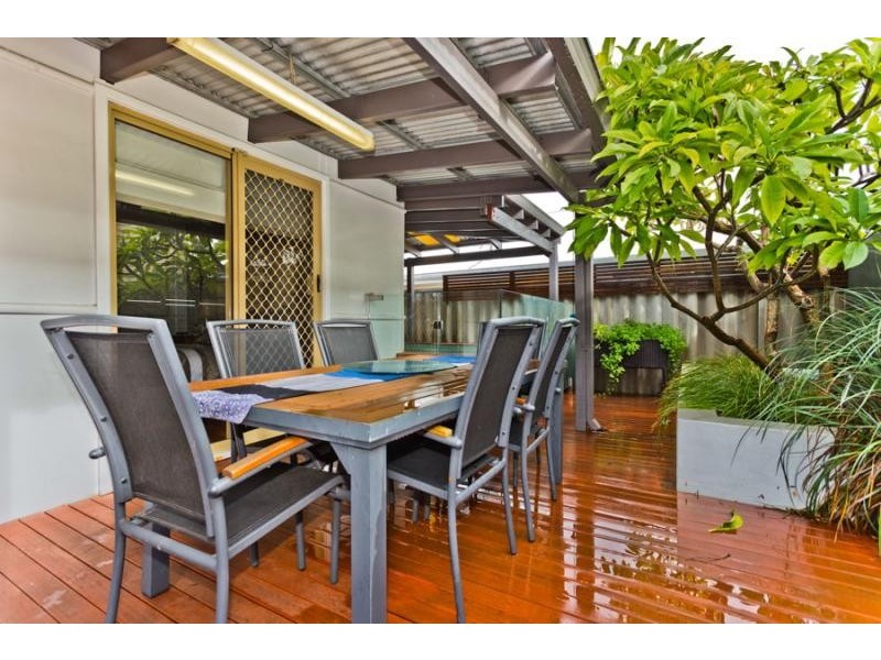 11 Sleight Street, St James WA 6102