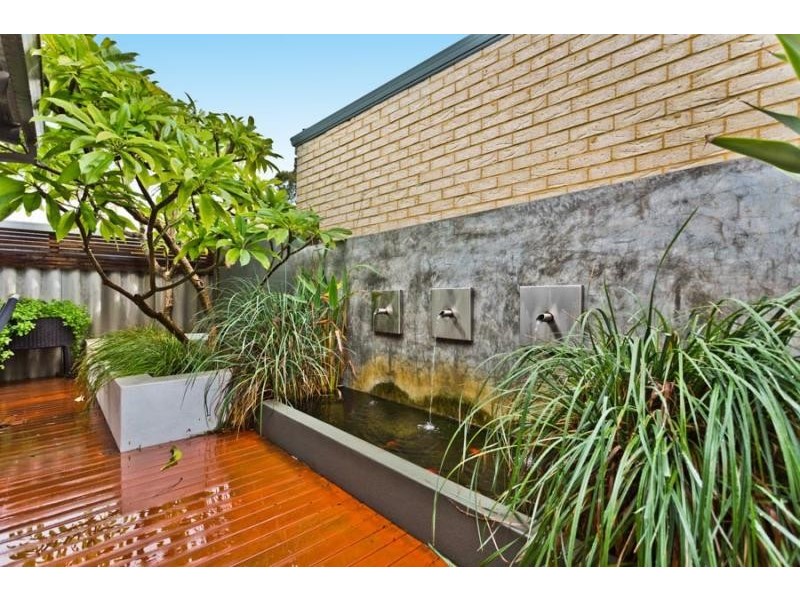 11 Sleight Street, St James WA 6102