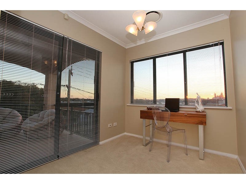 8A Teague Street, Burswood WA 6100