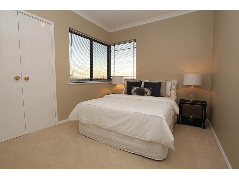 8A Teague Street, Burswood WA 6100