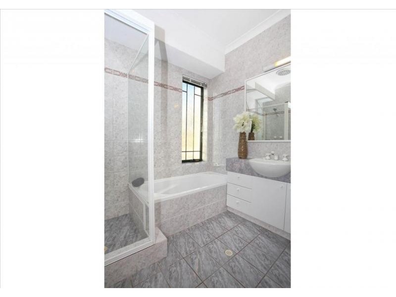 8A Teague Street, Burswood WA 6100