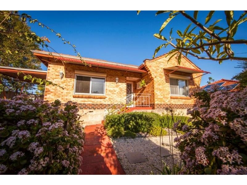 16 Alvah Street, St James WA 6102