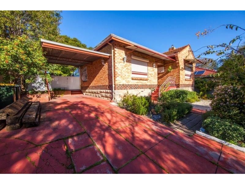 16 Alvah Street, St James WA 6102