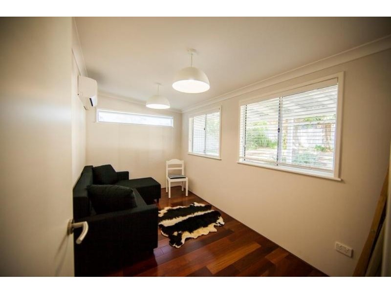 16 Alvah Street, St James WA 6102