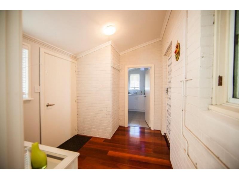 16 Alvah Street, St James WA 6102