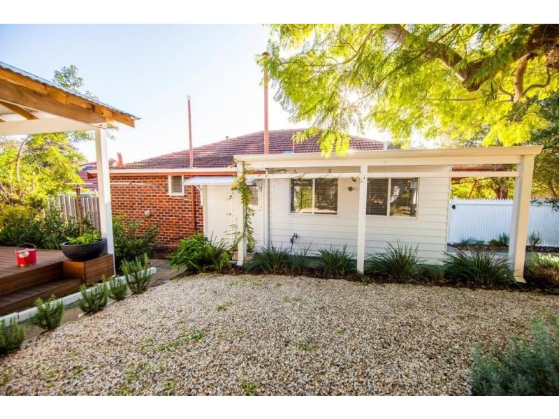 16 Alvah Street, St James WA 6102