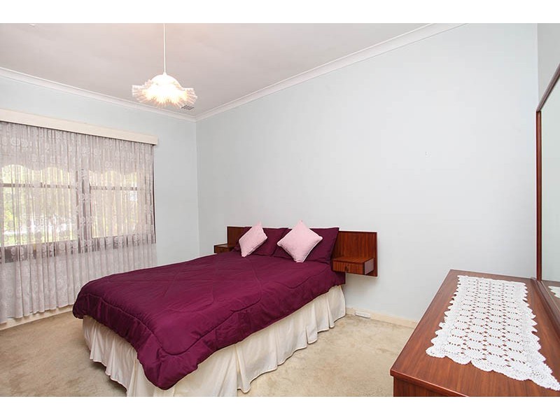 12 Blechynden Street, St James WA 6102