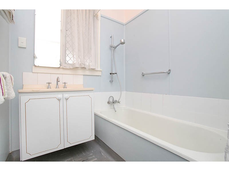 12 Blechynden Street, St James WA 6102