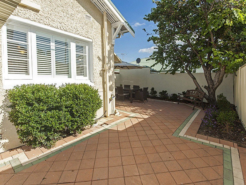 219 Shepperton Road, East Victoria Park WA 6101