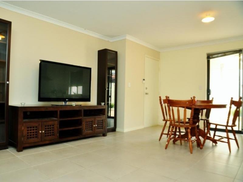2/44 Alday Street, St James WA 6102